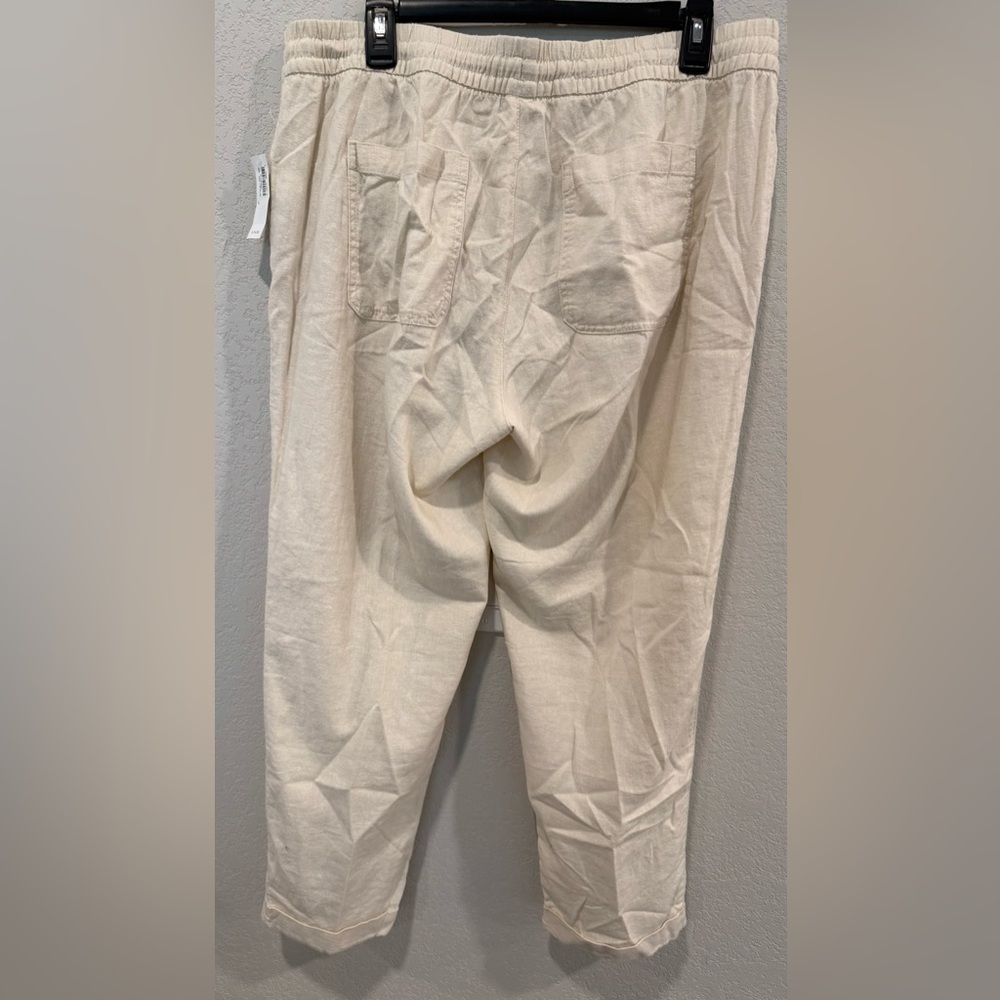 Old Navy Women’s Linen Blend Drawstring Tapered Pants With Cuffs - Picture 3 of 8